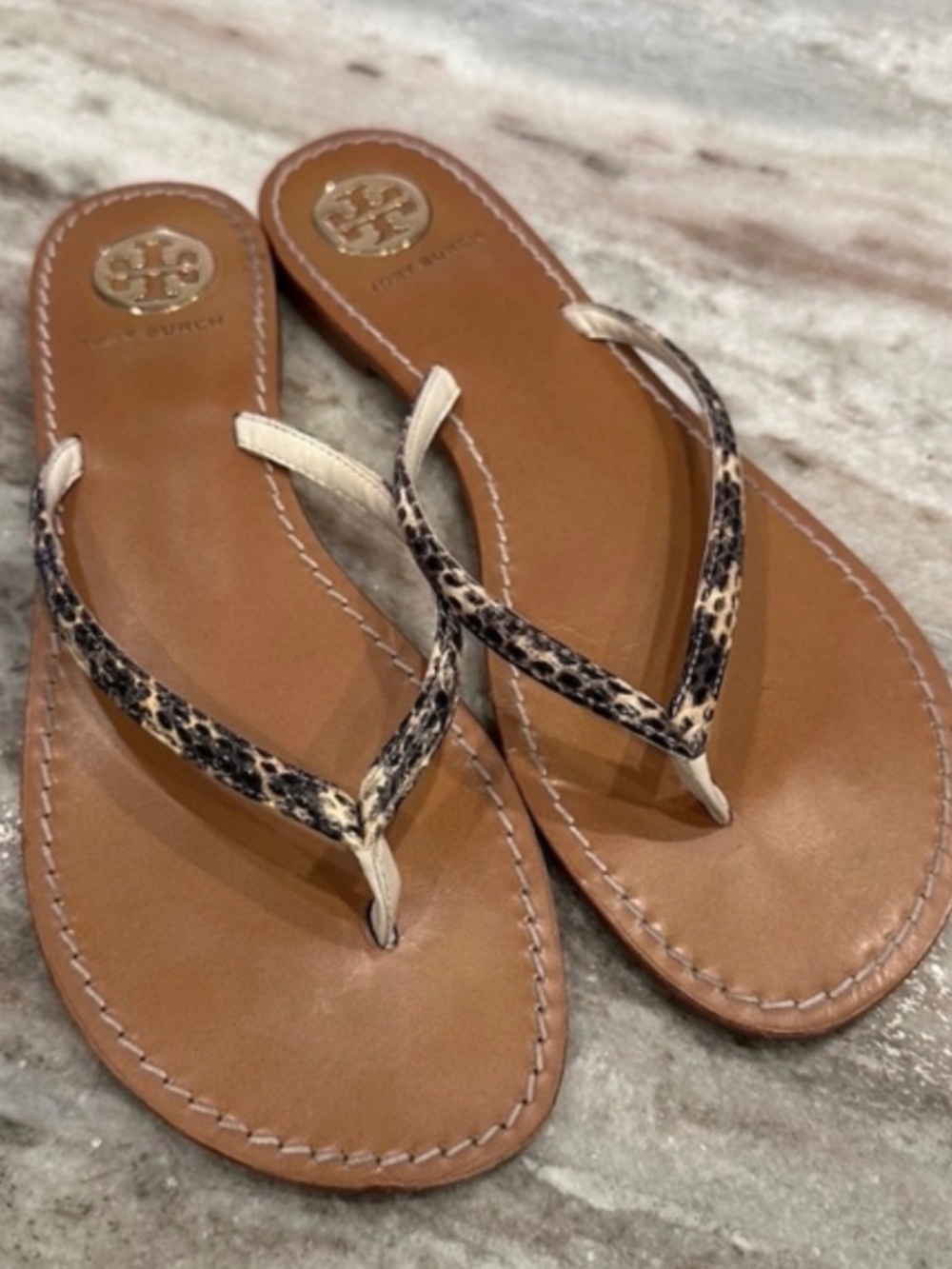 Tory Burch Leather Thin Thong Sandals Snake Print Tan Gold 8 - Picture 2 of 6